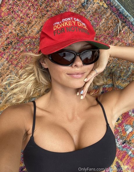 Paris Wycherley nude actress pic