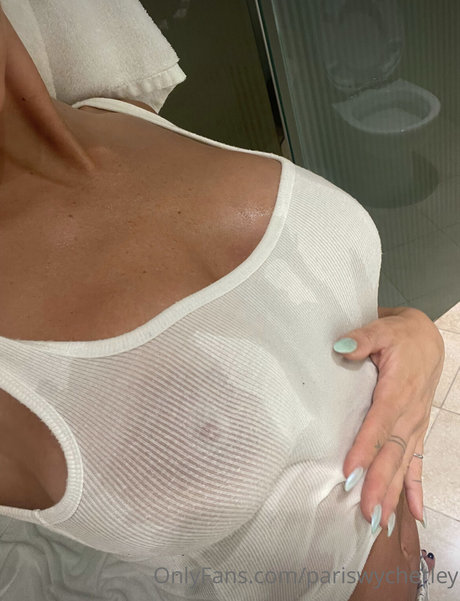 Paris Wycherley perfect model pic