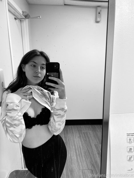 initialbrat high quality star picture