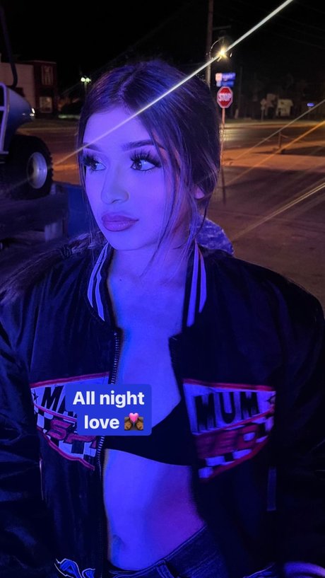 Baby Des nude star photo