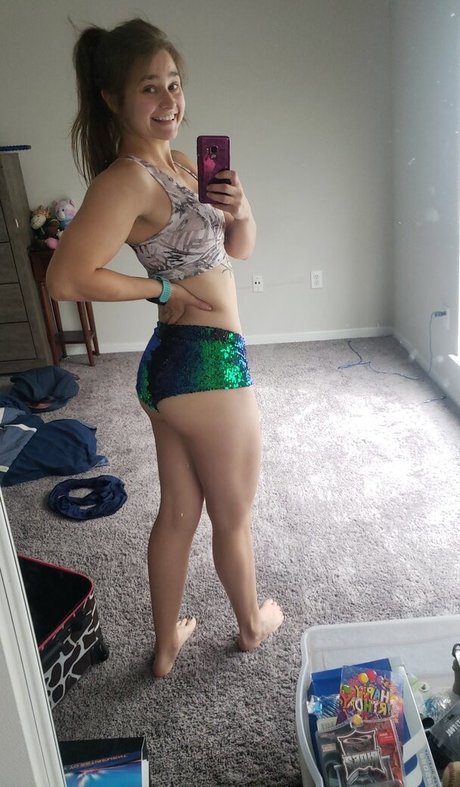 Queen Amber exclusive model pics