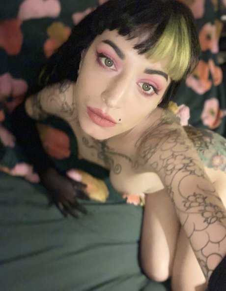 Miss Fernandez high quality actress image