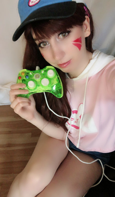 Michi Midnight nude model galleries