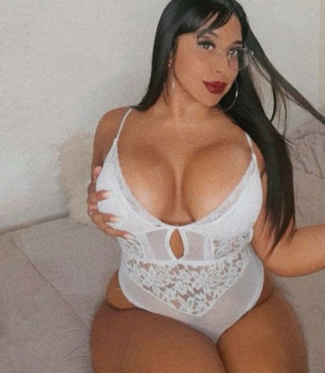 Ssultryvenus naked model gallery