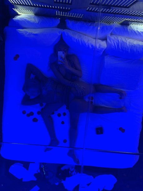 Lola and Moni high quality actress gallery