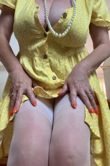 CourtesanAnna star erotic galleries