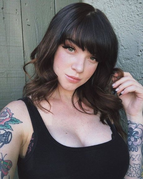 Brittany Jeanne beautiful model archive