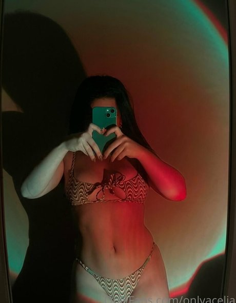 onlyacelia erotic model image