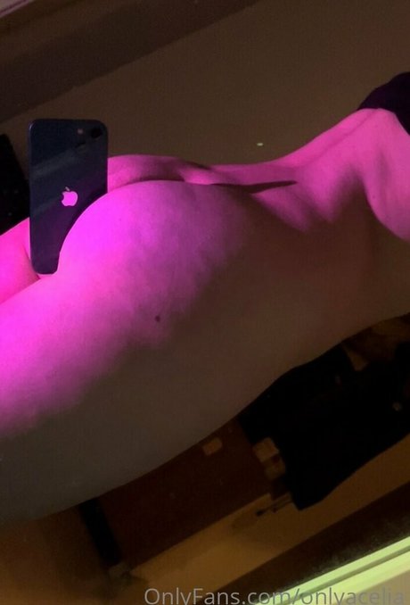 onlyacelia Profile pic