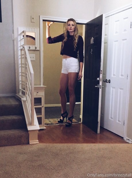 Klara Bradshaw model best photo