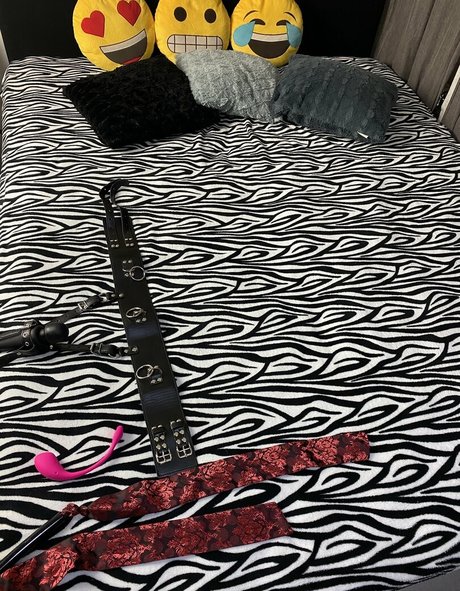 cheating hotwife onlyfans sexy naked image