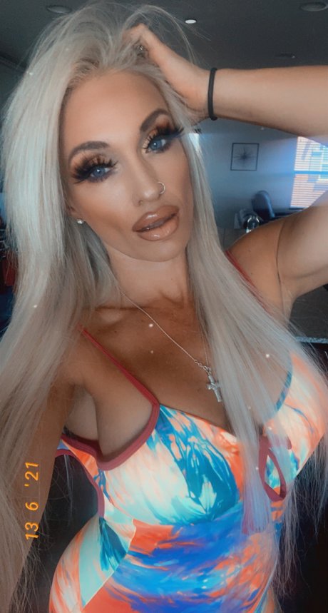 Christina Lee model exclusive galleries