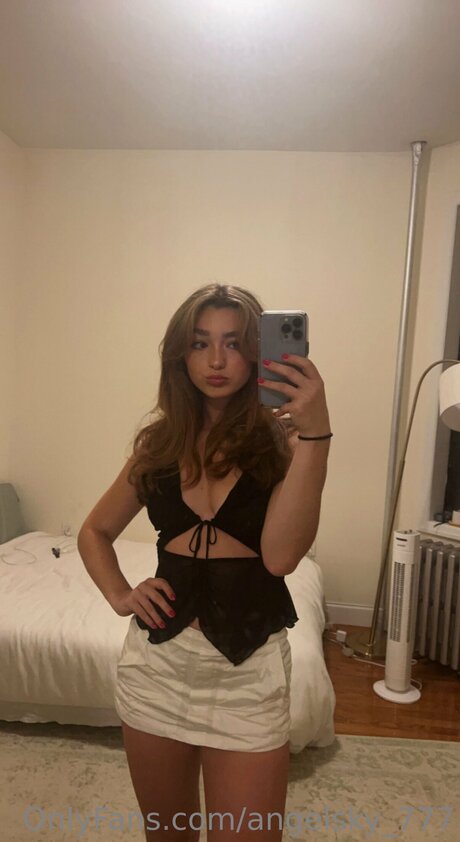 Angelsky 777 nudes actress picture