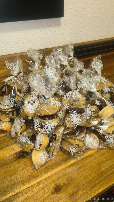 Cheddahbounce model porn photos