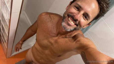 Lucri28 model free pics