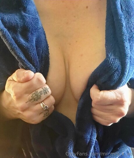 Mr Mrs K Xo star sexy pic