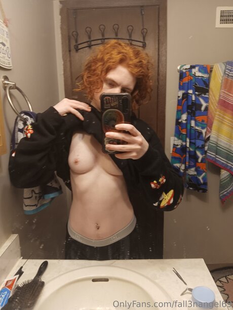 Fall3nangel69 model hot photos