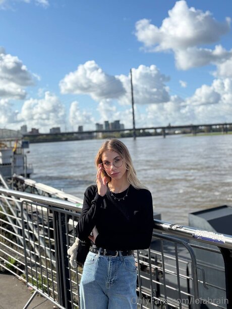 Lolabrain pornstar hot gallery