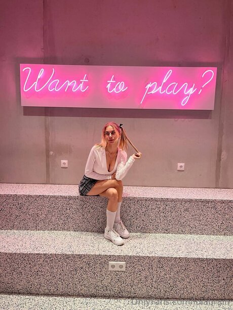 Lolabrain star adult img