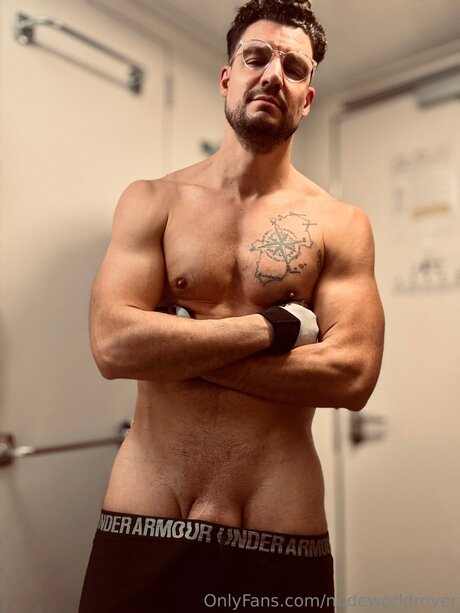 Nudeworldrover star pornographic photos