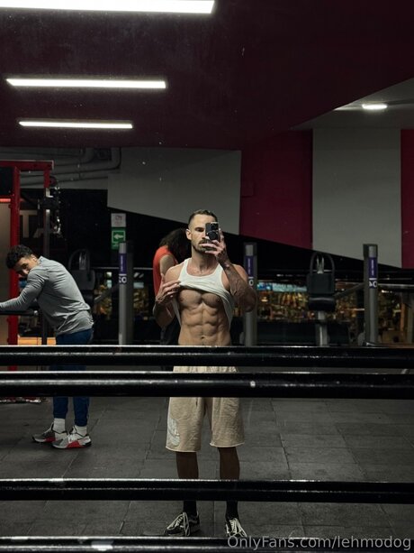 Lehmodog exclusive model pic