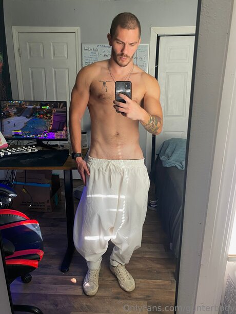 Gunterbody exclusive pornstar image