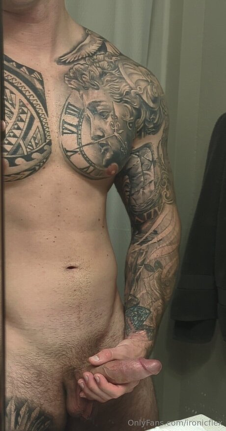 Ironicflex nudes model photo