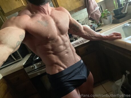 Ironbutterfly4free nude pornstar photo