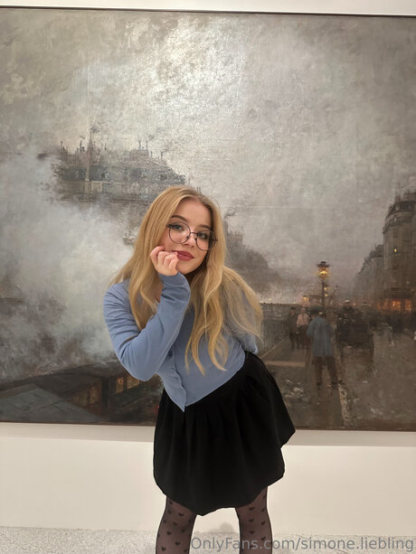 Simunka Show pornstar perfect gallery