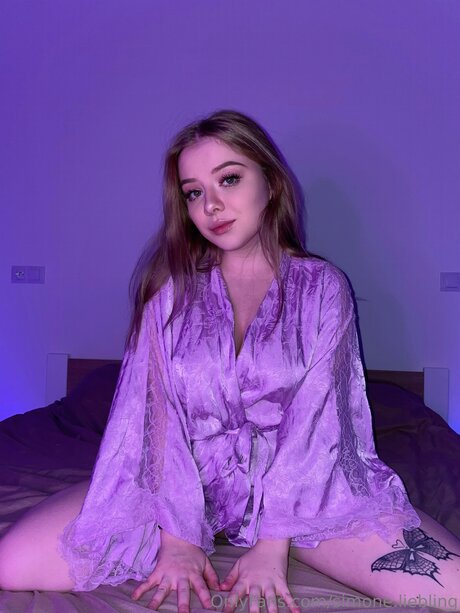 Simunka Show model free photos