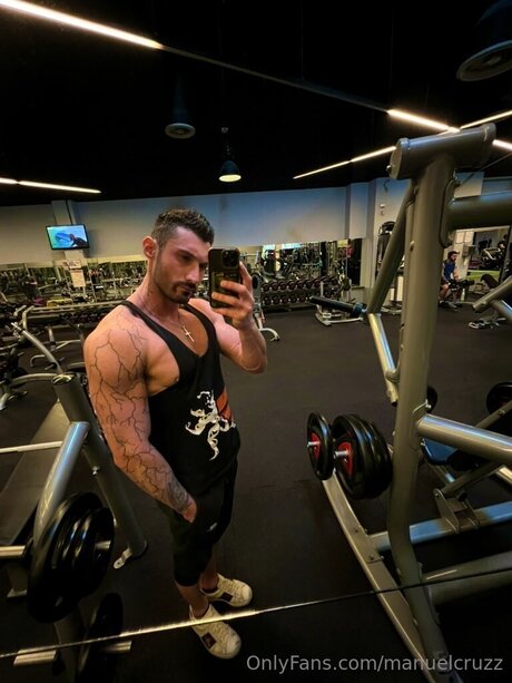 Manuelcruzz adult model photo