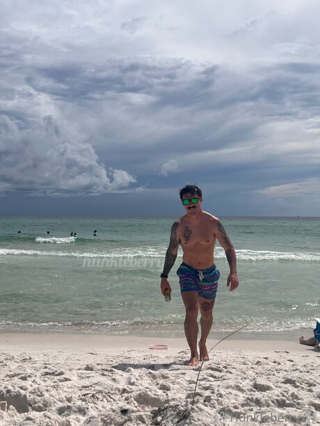 Im Your Hunkleberry model top pictures