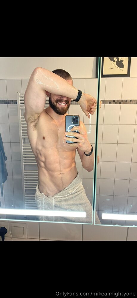 Mikealmightyone pornstar naked image