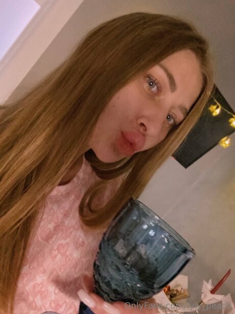 Lyly Peach adult actress pictures