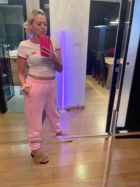 Candyoralsex star beautiful photo