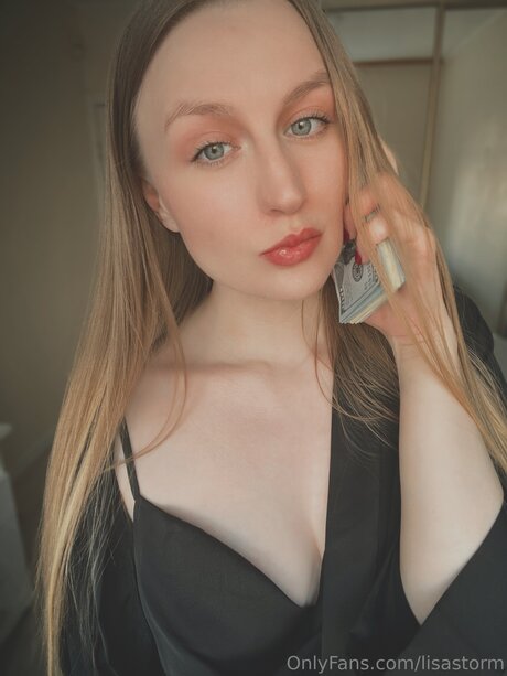 Lisastorm pornstar naked pic