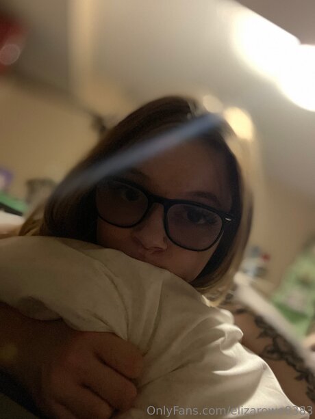 Elizarowe8383 hot actress photos