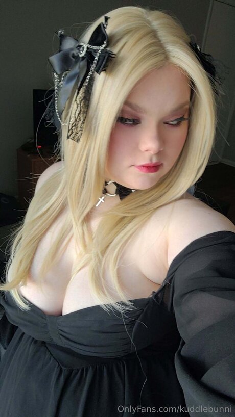 Kuddlebunni model adult pic