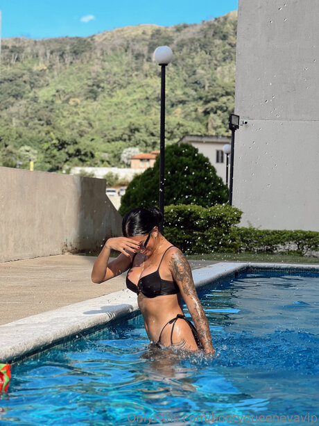 Bootyqueenevavip pornstar nude pictures