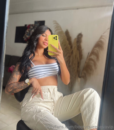 Bootyqueenevavip model top archive