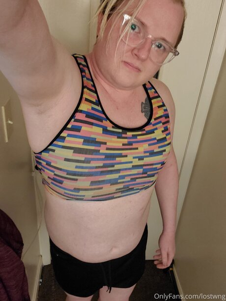 Lostwng art model images