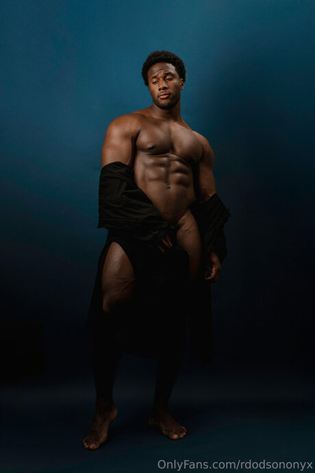 Rdodsononyx nudes model pictures
