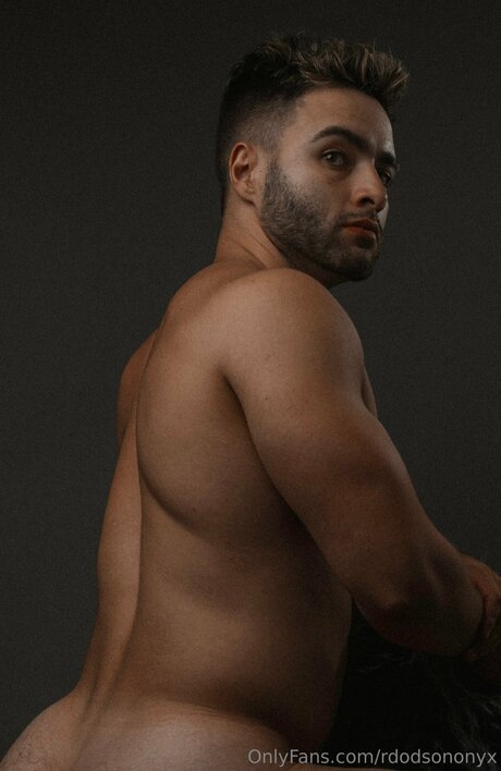 Rdodsononyx model pictures