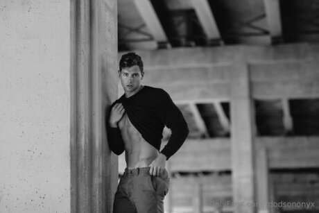 Rdodsononyx star porn photo