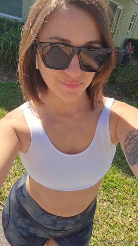 Katieverona adult model img