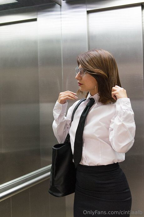 Cintiaalb nudes model gallery