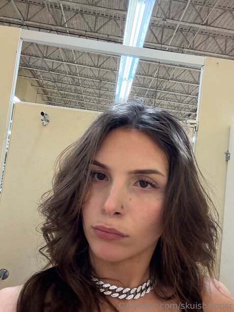 Skuishiiiposr xxx model pic