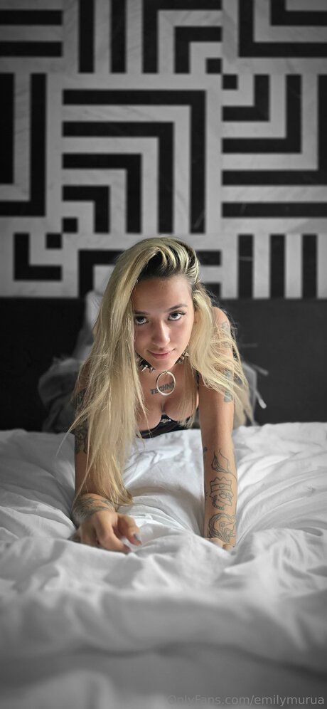 Emylee01 model perfect photo