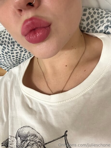 Julieschone nudes model pictures