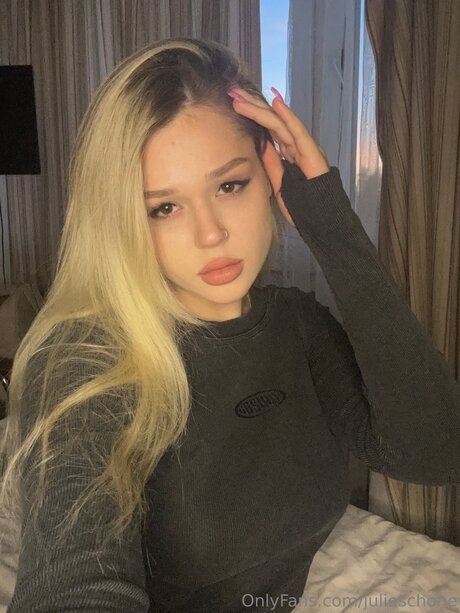 Julieschone hd star pics